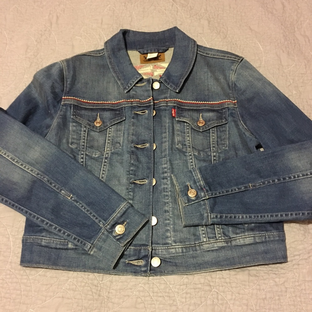Levi’s Trucker Jacket. Size Large. - image 2